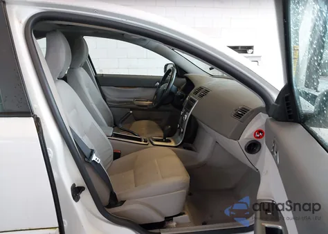 2009 Volvo S40 2.4I z USA, uszkodzony, nr VIN YV1MS390892463032